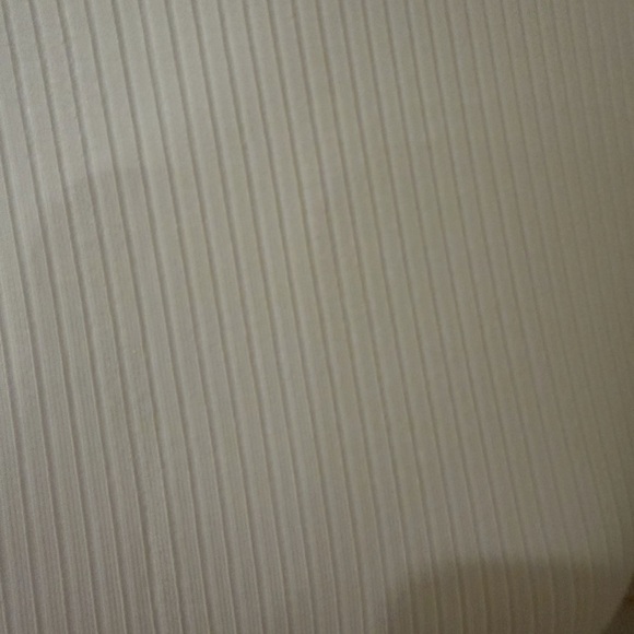 NWOT Reformation Tara Mock Neck Ribbed Crop Top - Picture 3 of 10